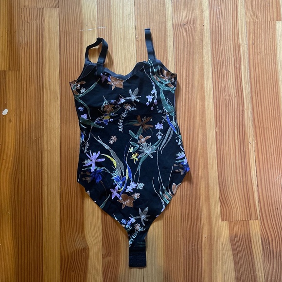 Beautiful knix bodysuit - Picture 2 of 4